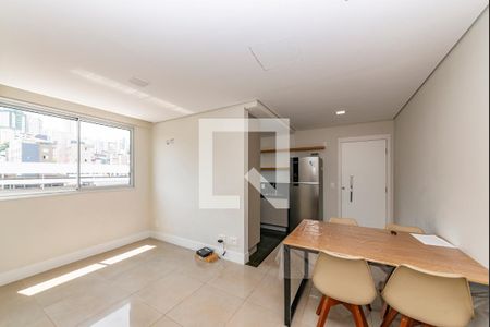 Sala de apartamento para alugar com 1 quarto, 47m² em Buritis, Belo Horizonte