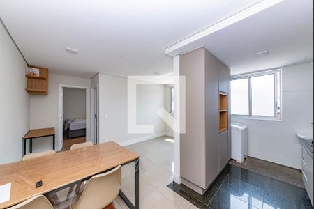 Sala de apartamento para alugar com 1 quarto, 47m² em Buritis, Belo Horizonte