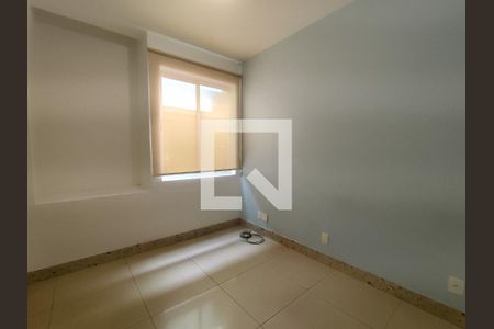 Quarto 01 de apartamento para alugar com 3 quartos, 114m² em Santa Lúcia, Belo Horizonte