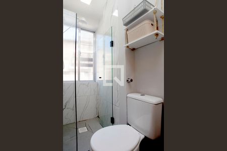 Banheiro de kitnet/studio para alugar com 1 quarto, 23m² em Centro Histórico, Porto Alegre