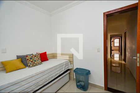 Quarto2 de casa à venda com 3 quartos, 229m² em Santa Efigênia, Belo Horizonte