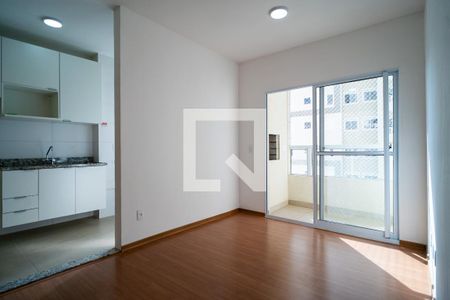 Sala de apartamento para alugar com 2 quartos, 50m² em Gutierres, Sorocaba