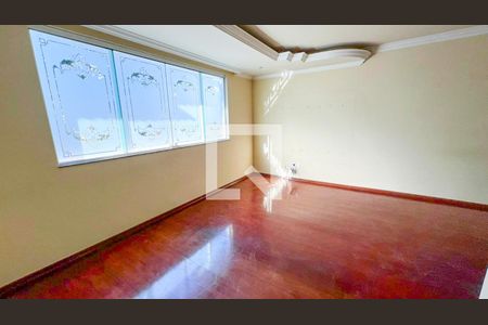 Sala  de casa à venda com 3 quartos, 165m² em Planalto, Belo Horizonte