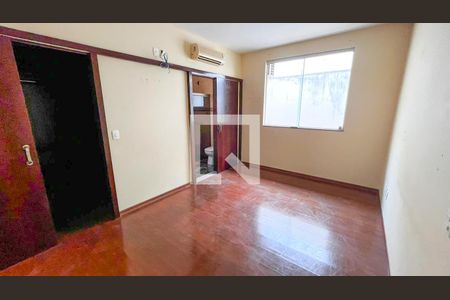 Quarto  de casa à venda com 3 quartos, 165m² em Planalto, Belo Horizonte