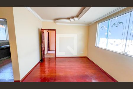 Sala  de casa à venda com 3 quartos, 165m² em Planalto, Belo Horizonte