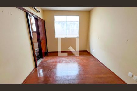 Quarto  de casa à venda com 3 quartos, 165m² em Planalto, Belo Horizonte