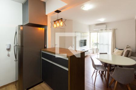 Sala de apartamento à venda com 2 quartos, 69m² em Vila Olímpia, São Paulo