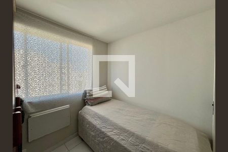 Quarto 1 de apartamento para alugar com 2 quartos, 50m² em Camorim, Rio de Janeiro