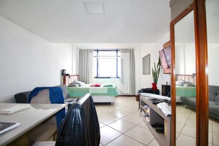 Sala/Quarto de apartamento para alugar com 1 quarto, 40m² em Vitória, Salvador