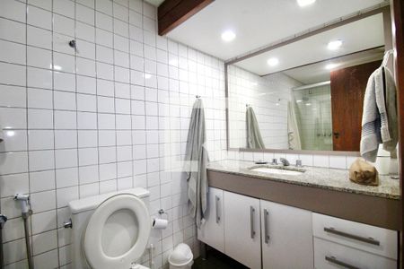 Banheiro de apartamento para alugar com 1 quarto, 40m² em Vitória, Salvador