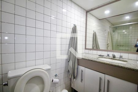 Banheiro de apartamento para alugar com 1 quarto, 40m² em Vitória, Salvador