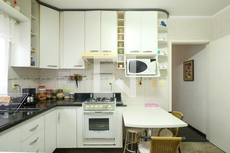 Casa à venda com 223m², 3 quartos e 2 vagas Casa à venda com 223m², 3 quartos e 2 vagasCozinha