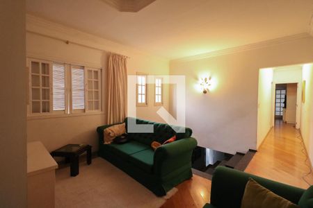 Casa à venda com 223m², 3 quartos e 2 vagas Casa à venda com 223m², 3 quartos e 2 vagasSala de TV