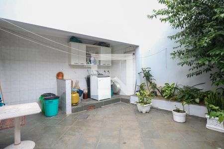 Casa à venda com 223m², 3 quartos e 2 vagas Casa à venda com 223m², 3 quartos e 2 vagasÁrea de Serviço e Quintal