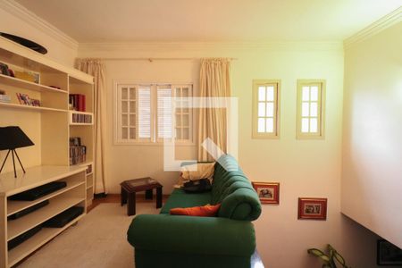 Casa à venda com 223m², 3 quartos e 2 vagas Casa à venda com 223m², 3 quartos e 2 vagasSala de TV