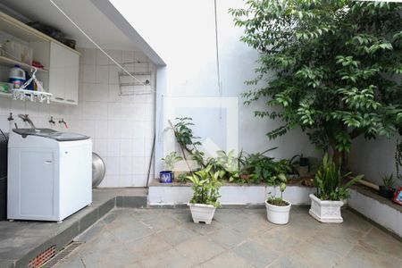 Casa à venda com 223m², 3 quartos e 2 vagas Casa à venda com 223m², 3 quartos e 2 vagasÁrea de Serviço e Quintal