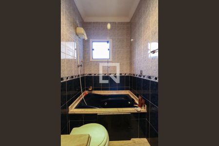 Casa à venda com 223m², 3 quartos e 2 vagas Casa à venda com 223m², 3 quartos e 2 vagasBanheiro da Suíte 2