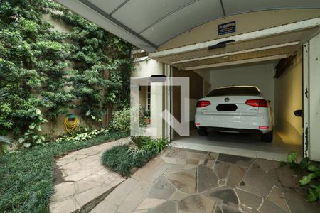 Casa à venda com 200m², 3 quartos e 1 vaga Casa à venda com 200m², 3 quartos e 1 vagaFachada