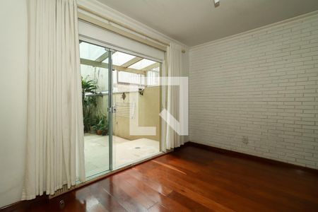 Sala de casa à venda com 3 quartos, 200m² em Rio Branco, Porto Alegre