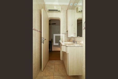 Casa à venda com 200m², 3 quartos e 1 vaga Casa à venda com 200m², 3 quartos e 1 vagaBanheiro