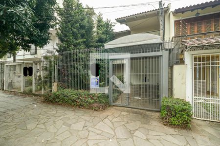 Casa à venda com 200m², 3 quartos e 1 vaga Casa à venda com 200m², 3 quartos e 1 vagaFachada