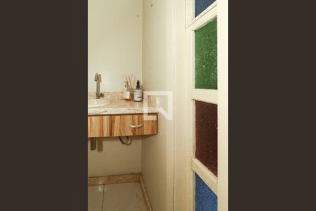 Casa à venda com 200m², 3 quartos e 1 vaga Casa à venda com 200m², 3 quartos e 1 vagaLavabo