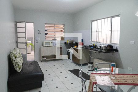 Casa à venda com 59m², 2 quartos e 2 vagasSala/Cozinha