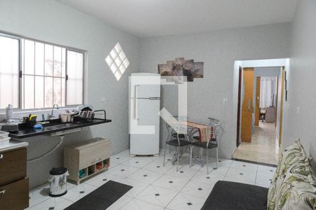 Casa à venda com 59m², 2 quartos e 2 vagasSala/Cozinha