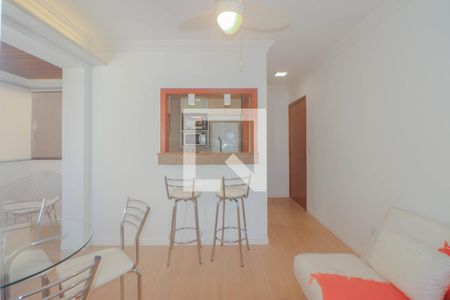 Sala de apartamento para alugar com 1 quarto, 41m² em Passo da Areia, Porto Alegre