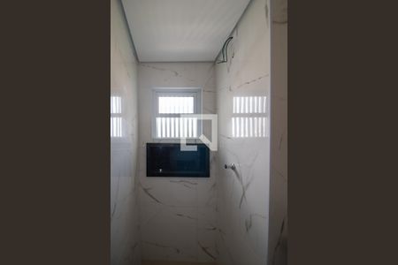 Banheiro de kitnet/studio à venda com 1 quarto, 27m² em Vila Mazzei, São Paulo