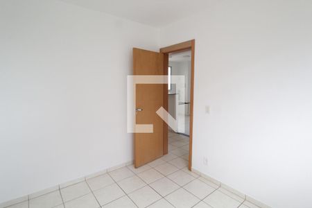 Quarto 2 de apartamento para alugar com 2 quartos, 44m² em Shopping Park, Uberlândia