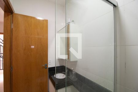 Banheiro de kitnet/studio para alugar com 1 quarto, 24m² em Tucuruvi, São Paulo