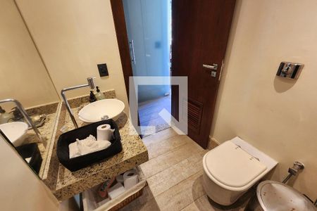 Casa à venda com 600m², 6 quartos e 3 vagas Casa à venda com 600m², 6 quartos e 3 vagasLavabo 3