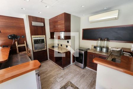 Casa à venda com 600m², 6 quartos e 3 vagas Casa à venda com 600m², 6 quartos e 3 vagasÁrea Gourmet