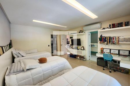 Casa à venda com 600m², 6 quartos e 3 vagas Casa à venda com 600m², 6 quartos e 3 vagasSuíte 1