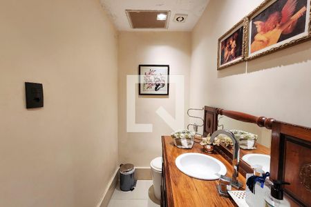 Casa à venda com 600m², 6 quartos e 3 vagas Casa à venda com 600m², 6 quartos e 3 vagasLavabo 1