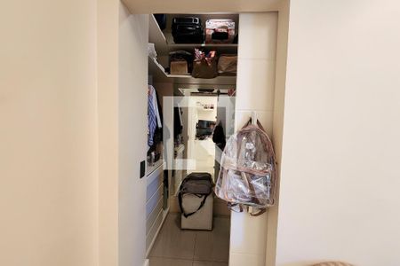 Casa à venda com 600m², 6 quartos e 3 vagas Casa à venda com 600m², 6 quartos e 3 vagasSuíte 2