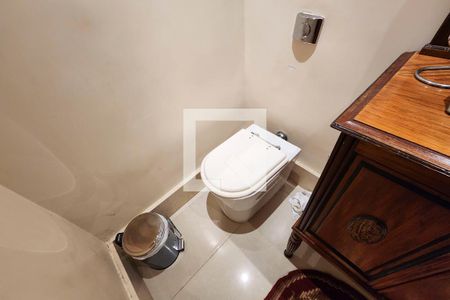 Casa à venda com 600m², 6 quartos e 3 vagas Casa à venda com 600m², 6 quartos e 3 vagasLavabo 1