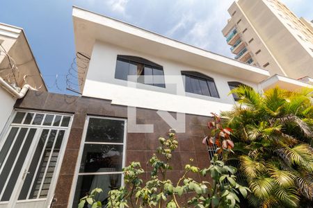 Casa para alugar com 400m², 5 quartos e 5 vagas Casa para alugar com 400m², 5 quartos e 5 vagasFachada