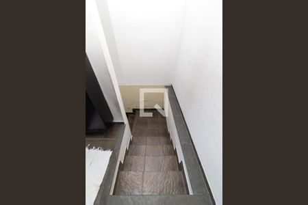 Casa para alugar com 400m², 5 quartos e 5 vagas Casa para alugar com 400m², 5 quartos e 5 vagasEscada para a Garagem