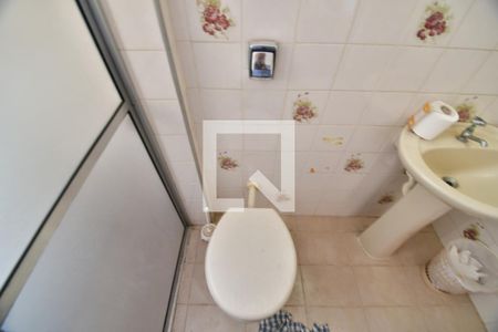 Banheiro de apartamento à venda com 1 quarto, 31m² em Centro, Campinas