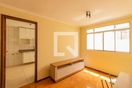 Sala de apartamento para alugar com 2 quartos, 55m² em Lajeado, Cotia