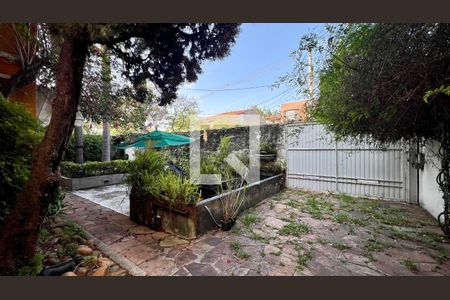 Garagem de casa para alugar com 4 quartos, 320m² em Jardim Paulista, São Paulo