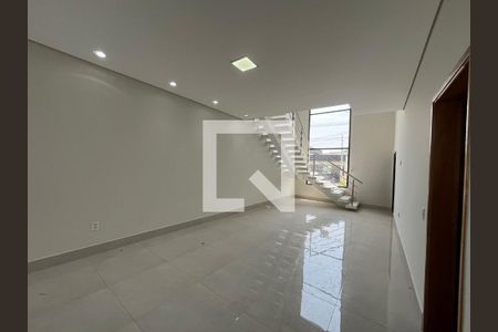 Sala de casa de condomínio para alugar com 4 quartos, 200m² em Parque Olívio, Hortolândia