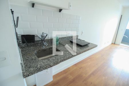 Cozinha de kitnet/studio para alugar com 1 quarto, 24m² em Quarta Parada, São Paulo