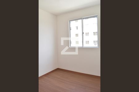 Quarto 2 de apartamento para alugar com 2 quartos, 44m² em Uberaba, Curitiba