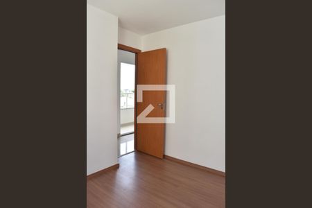 Quarto 1 de apartamento para alugar com 2 quartos, 44m² em Uberaba, Curitiba