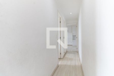 Corredor de apartamento à venda com 2 quartos, 52m² em Vila Liviero, São Paulo