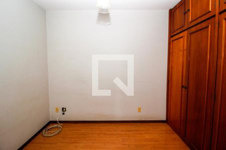 Quarto 2 de apartamento para alugar com 2 quartos, 75m² em Funcionários, Belo Horizonte