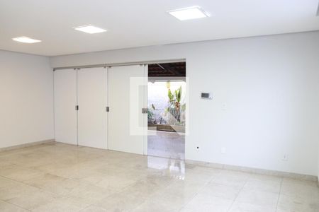 Sala 2 de casa para alugar com 7 quartos, 502m² em Setor Sul, Goiânia